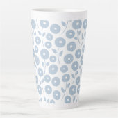 Fuzzy Flower Pattern Blue on White Latte Mok (Voorkant)