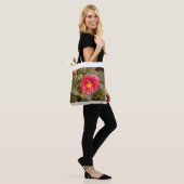 Fuzzy Flower Tote Bag (Op model)