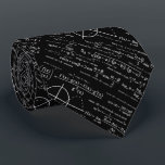 Fysica-cadeauideeën voor natuurkundigen stropdas<br><div class="desc">Weet je niet zeker wat je moet doen voor de natuurkundige fan in je leven? Dit is een geweldig idee met een koel ontwerp van mooie natuurkundige diagrammen en formules!</div>