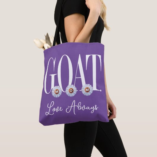 "G.O.A.T. MOM" met Daisies Art Tote Bag (Dichtbij)