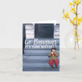 Ga Bananen Jongen zit op de trap Verjaardag Kaart (Gele Bloem)