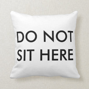 Ga hier niet zitten kussen