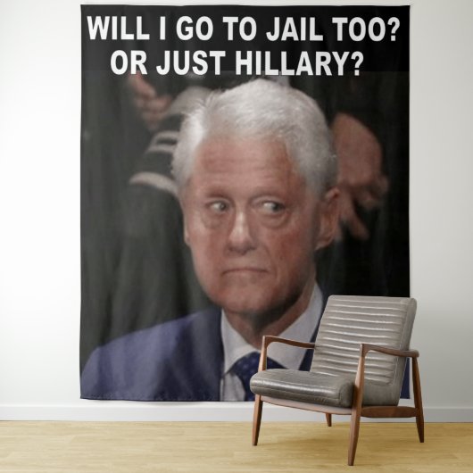 GA IK OOK NAAR DE GEVANGENIS? OF ALLEEN HILLARY? WANDKLEED (In situ)