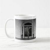 Ga in als u de Mok van de Koffie van de Grayscale (Links)