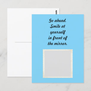 Ga je gang. Lach op jezelf voor de spiegel Briefkaart