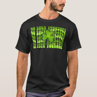 Ga je gang naar St Patrick's Day Retro Groovy Sha T-shirt