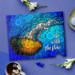 Ga met de Flow Fun Ocean Jellyfish Circle Art Legpuzzel<br><div class="desc">"Ga door met de stroom." Neem een les uit deze oranje gele kwal die ronddrijft in de turkooisblauwe oceaan en laat het leven zijn koers volgen wanneer je deze verbluffend knap, levendig gekleurde foto-puzzel gebruikt. Het is een geweldig cadeau voor iemand speciaal! Komt in een speciale cadeaudoos. U kunt dit...</div>