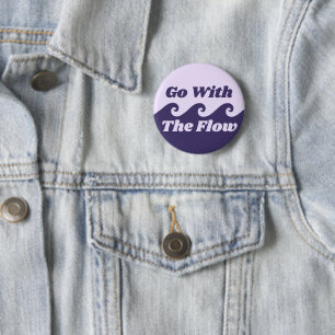 Ga met de flow menstruatie Paarse golf slogan Ronde Button 5,7 Cm