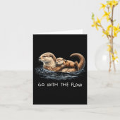 Ga met de stroom Zeeotter Moederdag Kaart (Gele Bloem)