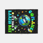 Ga naar planeet het is je aardse dag dabbing plane fleece deken (Voorkant (Horizontaal))
