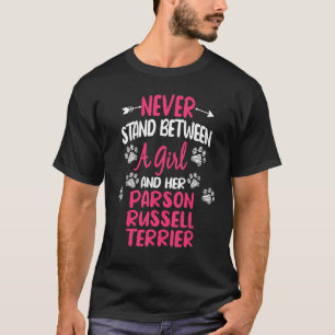 Ga nooit tussen een meisje en haar pastoor Russel T-shirt