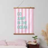 Ga springen in de oceaan roze Cabana Stripe Hangend Wandkleed (Slaapkamer)