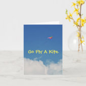 GA VLIEGEN MET EEN VLIEGER / HUMORISTISCHE B-DAY K KAART (Gele Bloem)