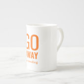 Ga weg Ik lees leuke quote Gepersonaliseerd kleur Porselein Kop (Voorkant rechts)