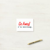 Ga weg, ik schrijf Post-It Notes (Op bureau)