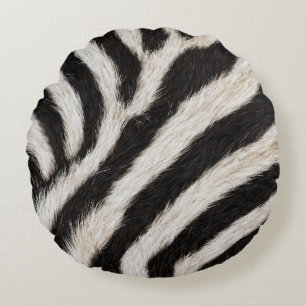 Ga wild zebra streep zwart wit nepbont look rond kussen