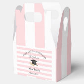 Gable Favor Box Pink Stripe Graduate 2026 Bedankdoosjes (Geopend)