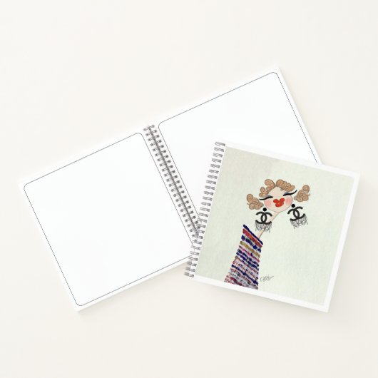 Gabrielle Coco is blij met de Mode Notitieboek (Binnen)