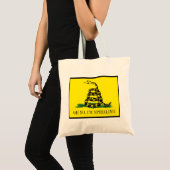 Gadsden Flag Parody: Ik ben aan het draaien Tote Bag (Voorkant (product))