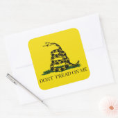 Gadsden Flag - Treed niet op mij Vierkante Sticker (Envelop)