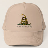Gadsden vlag, gele achtergrond trucker pet (Voorkant)