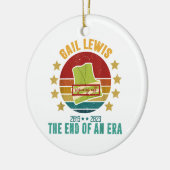 Gail Lewis, wij groeten u, het einde van een tijdp Keramisch Ornament (Links)