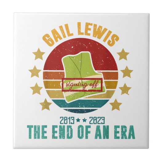 Gail Lewis, wij groeten u, het einde van een tijdp Tegeltje (Voorkant)