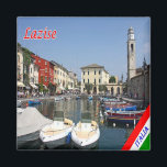 GAL073 LAZISE, Gardameer, Haven, Italië, Koelkast Magneet<br><div class="desc">Hier vindt u het souvenir van uw vakantie. (GAL073 LAZISE,  Gardameer,  Port,  Italië Koelkast magneet). Verras vrienden en familieleden met de unieke souvenirs van uw geweldige reis. Probeer ons. #LeoPepeDesign - Europa Italië Veneto,  Leopepedesign,  Reisreis fototoerisme,  cadeau souvenir gadget koelkast magneet.</div>