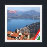 GAL115 STRESA, Lago Maggiore, Italië, Koelkast Magneet<br><div class="desc">Hier vindt u het souvenir van uw vakantie. (GAL115 STRESA, Lago Maggiore, Italië Koelkast magneet). Verras vrienden en familieleden met de unieke souvenirs van uw geweldige reis. Probeer ons. #LeoPepeDesign - Landschap Luchtfoto uitzicht, Europa Italië Piemonte, Leopepedesign, Reisreis Fototoerisme, Gift Souvenir Gadget Koelkast Magnet.</div>