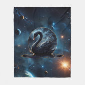 Galactic Grace: De Zwarte Zwaan. Fleece Deken (Voorkant)