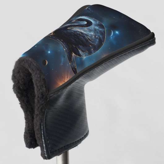 Galactic Grace: De Zwarte Zwaan. Golfheadcover (3/4 voorkant)