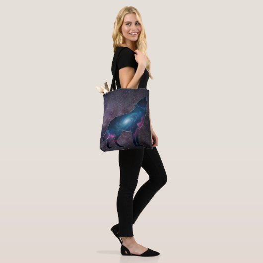Galactic Howling Wolf Silhouett Tote Bag (Op model)