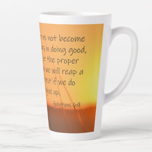 Galaten 6:9 Latte Mok (Rechts)