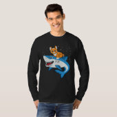 Galaxy Cat Riding Shark For Cat Astronaut Cat T-shirt (Voorkant volledig)