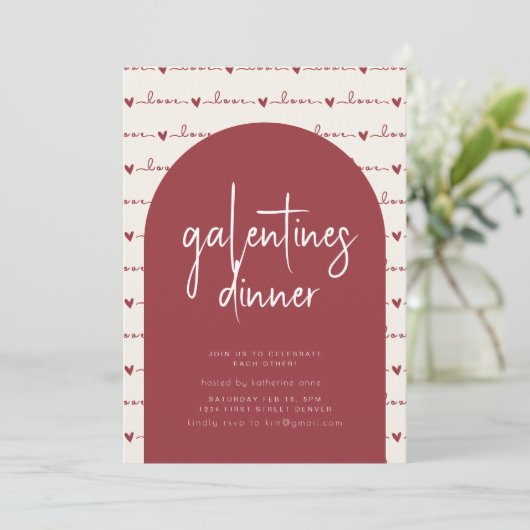 Galentines Day Dinner Invite met Rode Liefde Kaart (Staand voorkant)