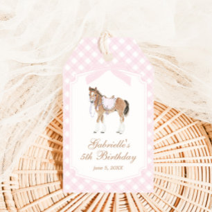 Galoppeer naar het meisjes feest met roze paard cadeaulabel