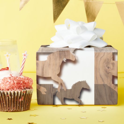Galopperende paarden houten silhouetten cadeaupapier (Verjaardagsfeest)
