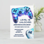 Game controller videospel op niveau ontgrendeld kaart (Staand voorkant)