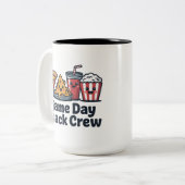Game Day Snack Crew Tweekleurige Koffiemok (Voorkant links)