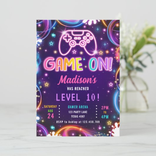 Game On Gamer Videogames Neon Glow Girl Verjaardag Kaart (Staand voorkant)