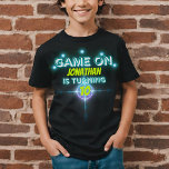 Game On Laser Label Blauw Groen Neon Glow Verjaard T-shirt<br><div class="desc">Label Laserlicht Verjaardagsfeestontwerp met levendige neongloeilampen en tekst in groen,  wit en blauw,  ideaal voor jongenslaser label verjaardagsfeestjes.</div>