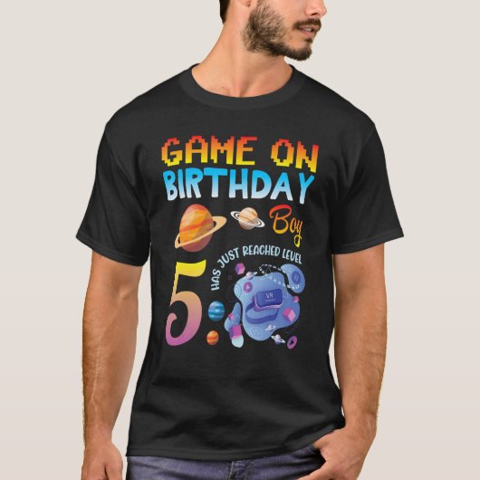 Game on My Birthday Gamer Boy heeft net Lev bereik T-shirt (Voorkant)