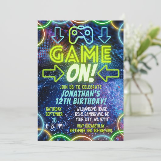 Game On Neon Glow Video Game Gaming Birthday Party Kaart (Staand voorkant)