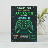 Game On Neon videogeburtigdagspartij uitnodiging (Staand voorkant)