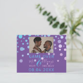 Game over Funny Save the Date Weddenschap Paarse P Briefkaart (Staand voorkant)