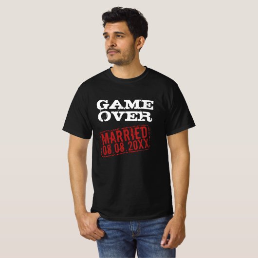 Game Over grappig t shirt met trouwdatumstempel (Voorkant volledig)
