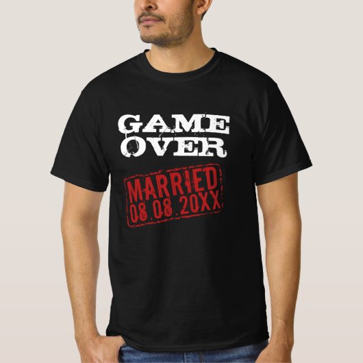 Game Over grappig t shirt met trouwdatumstempel (Voorkant)