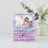 Game Over Holografische Save The Date Koppel Foto Briefkaart (Staand voorkant)