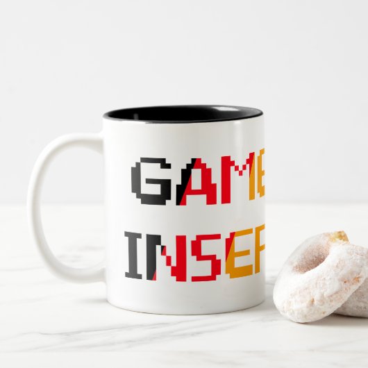Game Over Insert Coin Tweekleurige Koffiemok (Met donut)