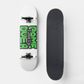 Game Over, Level Up: Gepixelde Retro Game Wereld Persoonlijk Skateboard (Voorkant)